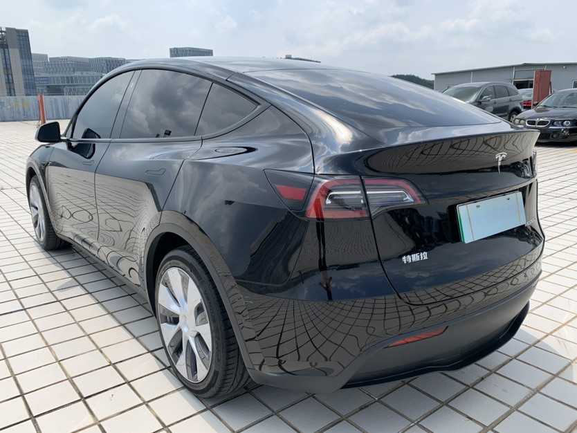Tesla Model Y 2022 #4 Tesla Model Y 2022 car image #4