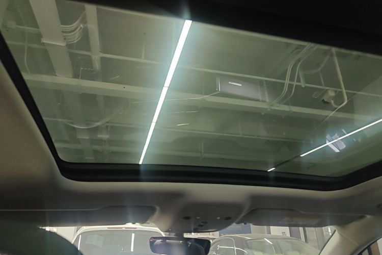 Audi Q3 2021 car image #18