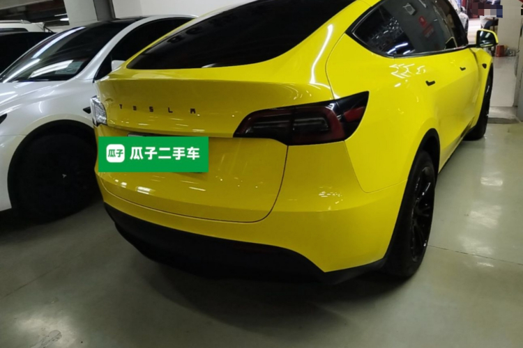 Tesla Model Y 2022 car image #7