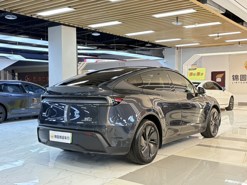 Tesla Model Y 2025 #5 Tesla Model Y 2025 immagine di auto #5