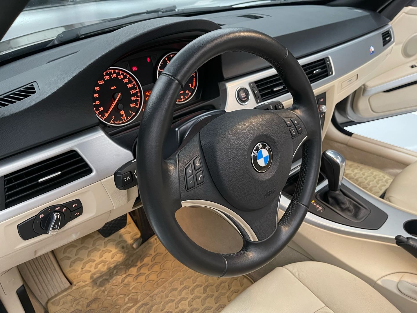 BMW 3 Series (Imported) 2012 car image #13