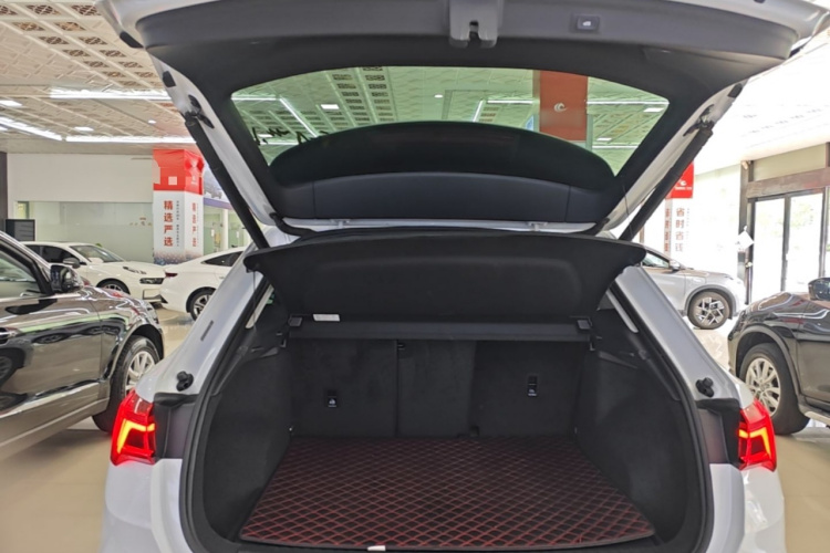 Audi Q3 2019 #21 Audi Q3 2019 car image #21