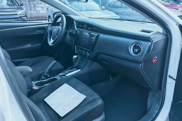 Toyota Corolla 2018 car image #12