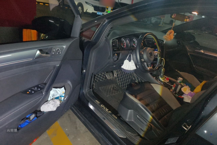 Volkswagen Golf 2019 car image #18