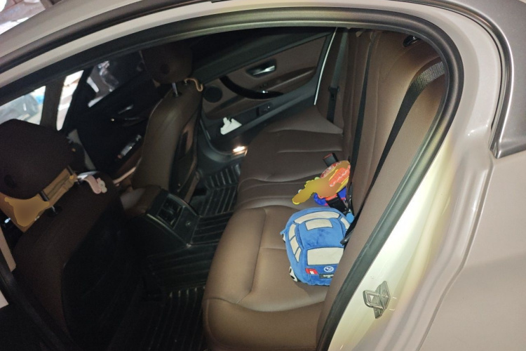 BMW 3 Series 2018 #10 BMW 3 Series 2018 car image #10