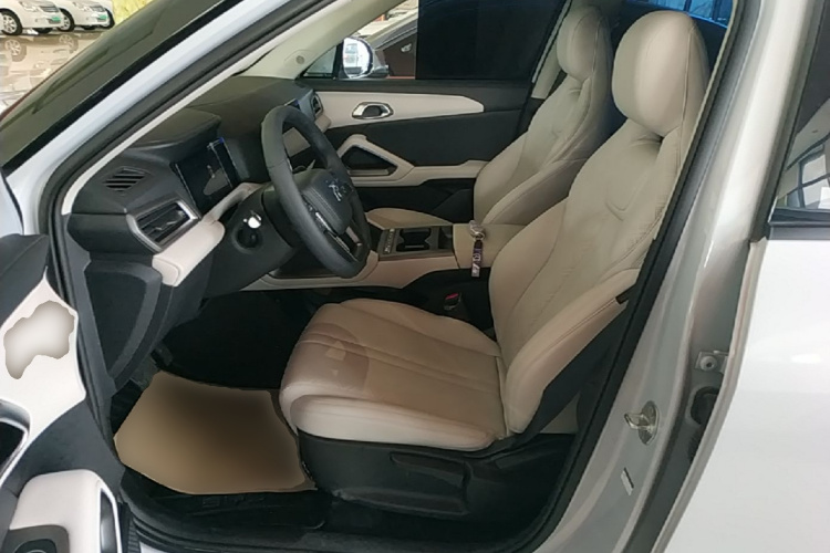 BYD YuanUP 2025 #15 BYD YuanUP 2025 car image #15