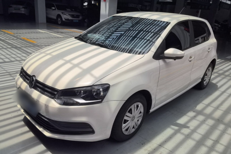 Volkswagen Polo 2019 car image #2