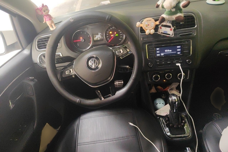 Volkswagen Polo 2016 #15 Volkswagen Polo 2016 car image #15