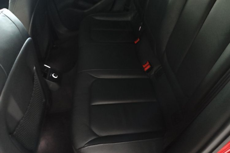 Audi A3 2018 car image #17
