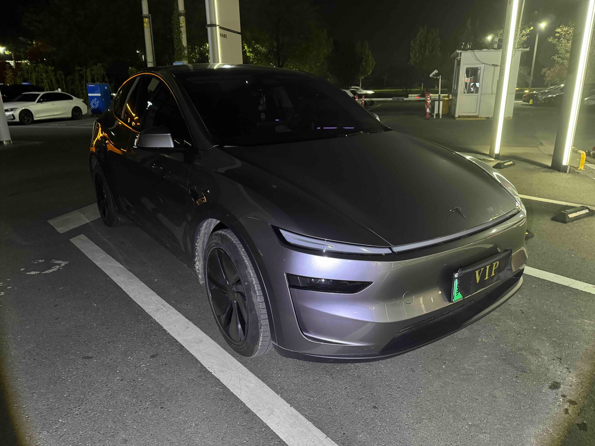 Tesla Model Y 2025 #3 Tesla Model Y 2025 image de voiture #3