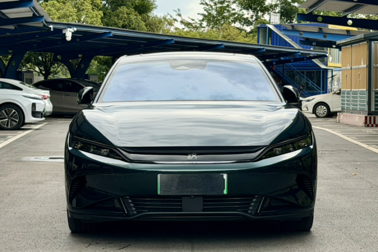 BYD Han 2023 immagine di auto #10