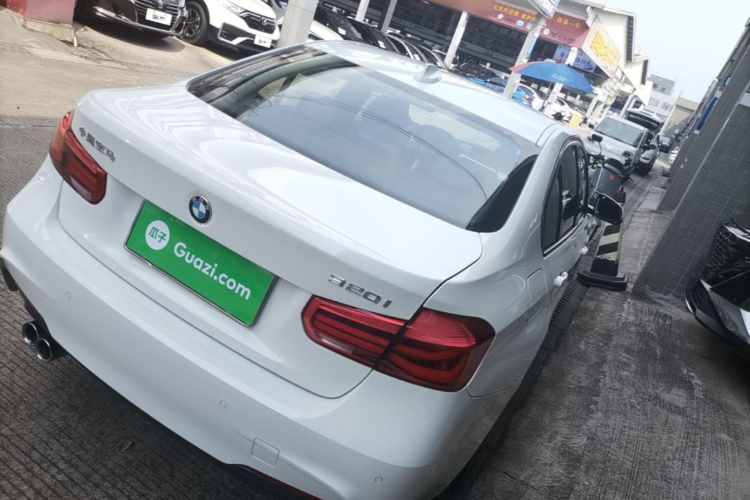 BMW 3 Series 2018 #7 BMW 3 Series 2018 car image #7