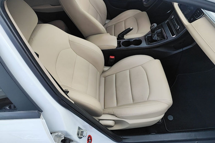 GEELY Emgrand 2018 #24 GEELY Emgrand 2018 car image #24
