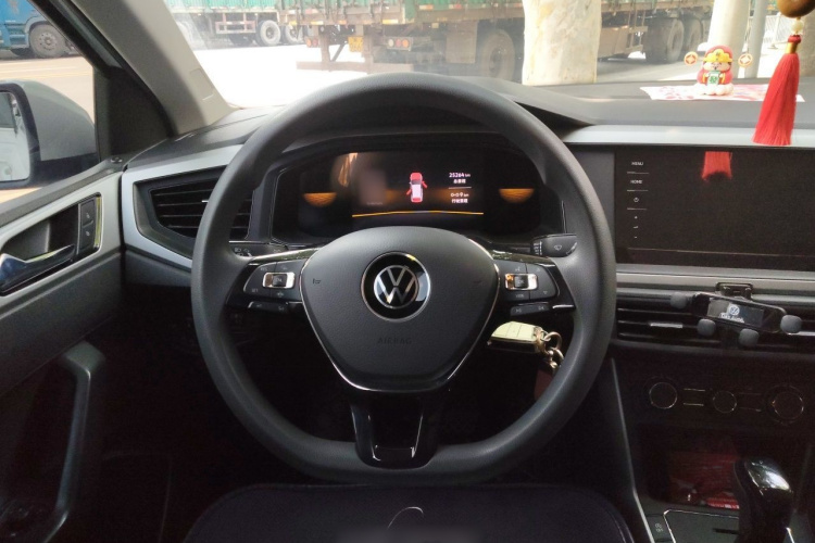 Volkswagen Polo 2023 car image #11