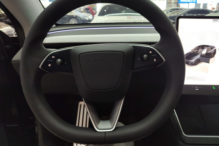 Tesla Model Y 2025 #15 Tesla Model Y 2025 immagine di auto #15