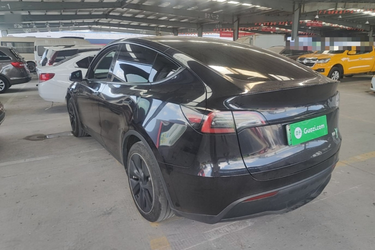 Tesla Model Y 2023 #5 Tesla Model Y 2023 car image #5