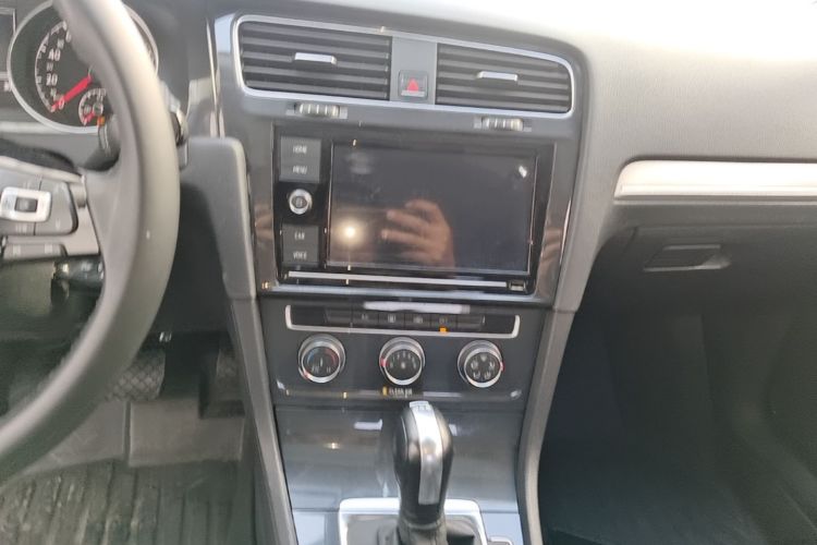 Volkswagen Golf 2019 #13 Volkswagen Golf 2019 car image #13