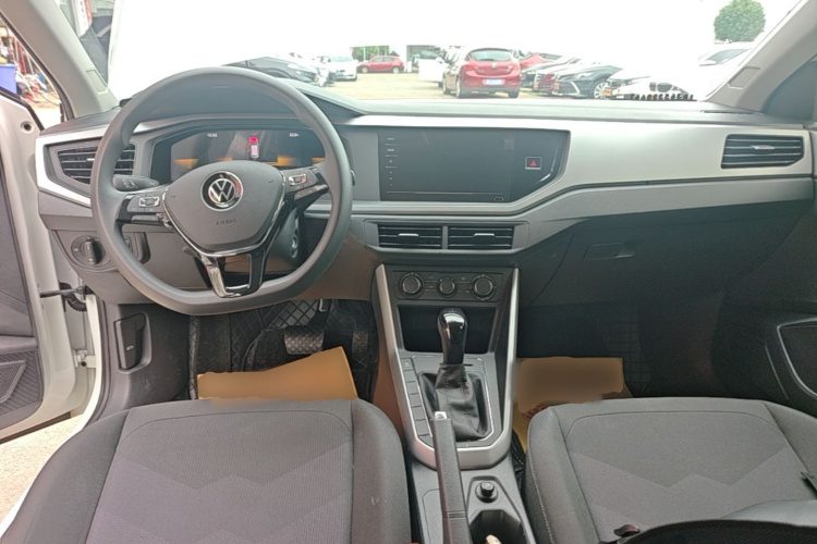 Volkswagen Polo 2023 car image #10