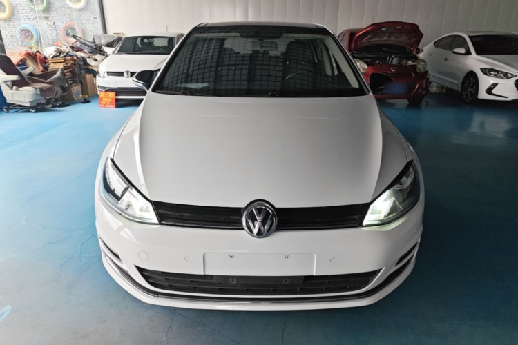 Volkswagen Golf 2017 car image #3