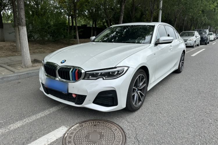 BMW 3 Series 2022 #2 BMW 3 Series 2022 car image #2