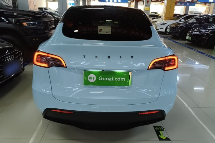 Tesla Model Y 2023 #4 Tesla Model Y 2023 immagine di auto #4