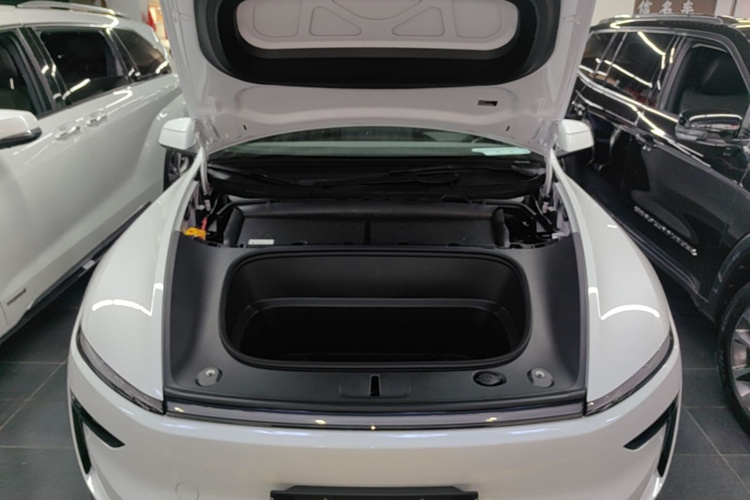 Tesla Model Y 2026 car image #22