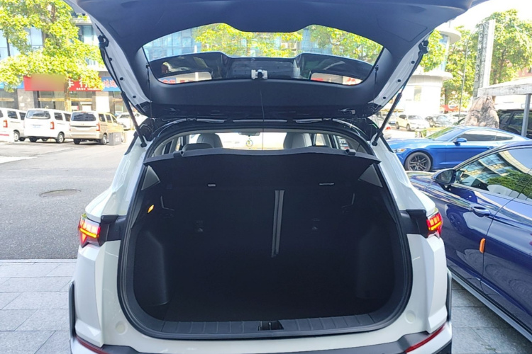 GEELY Coolray 2025 изображение автомобиля #19
