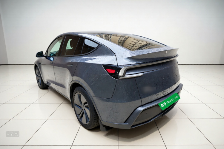 Tesla Model Y 2025 #5 Tesla Model Y 2025 car image #5