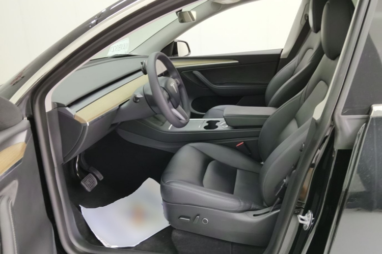 Tesla Model Y 2023 #15 Tesla Model Y 2023 car image #15