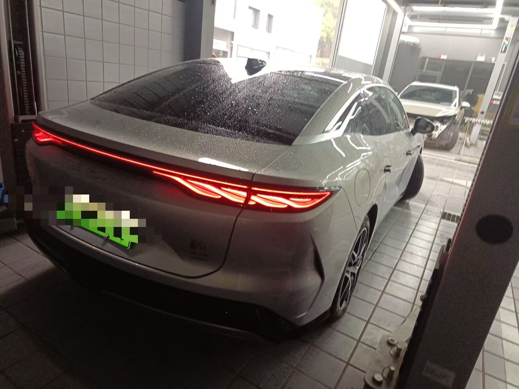 BYD HanL 2025 car image #3
