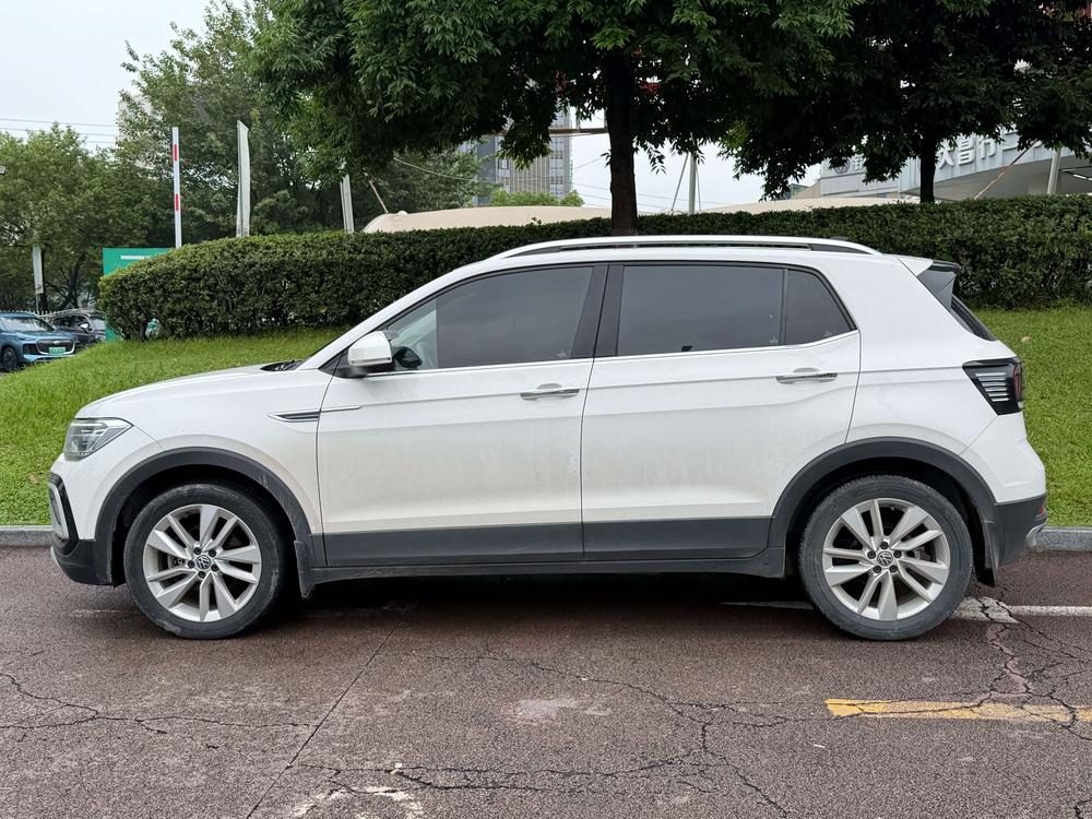 Volkswagen T-Cross 2021 car image #3