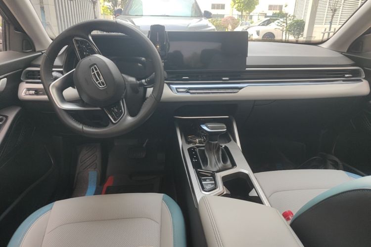 GEELY Emgrand 2024 car image #10