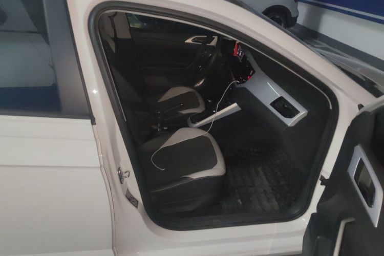 Volkswagen Polo 2024 car image #27