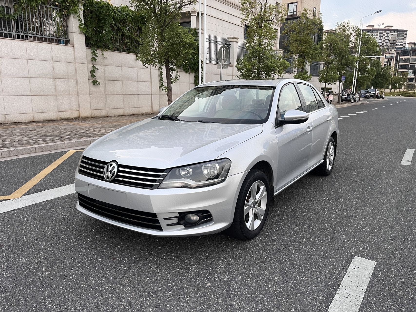 Volkswagen Bora 2014 car image 