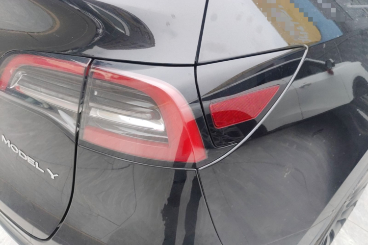 Tesla Model Y 2022 #8 Tesla Model Y 2022 car image #8