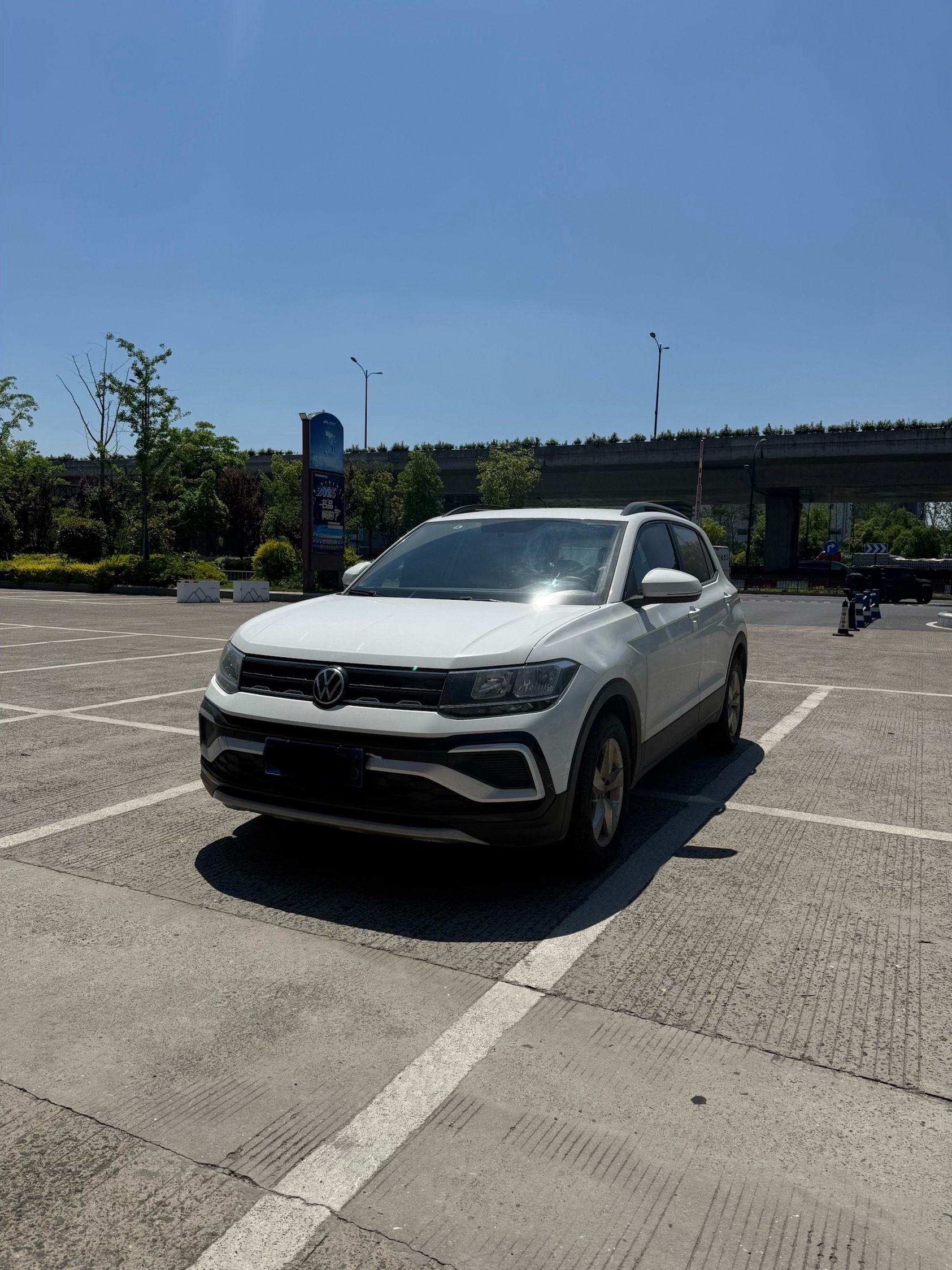 Volkswagen T-Cross 2025 car image 