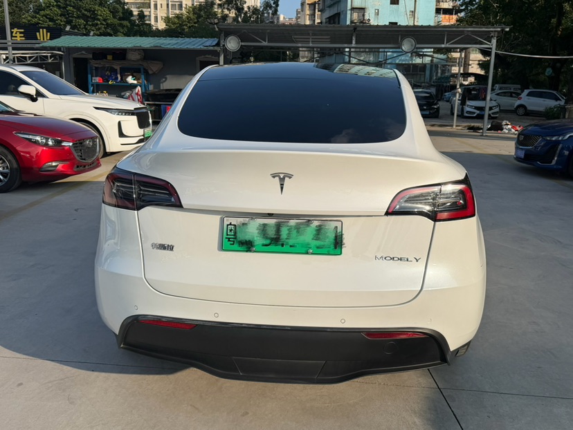 Tesla Model Y 2022 #5 Tesla Model Y 2022 car image #5