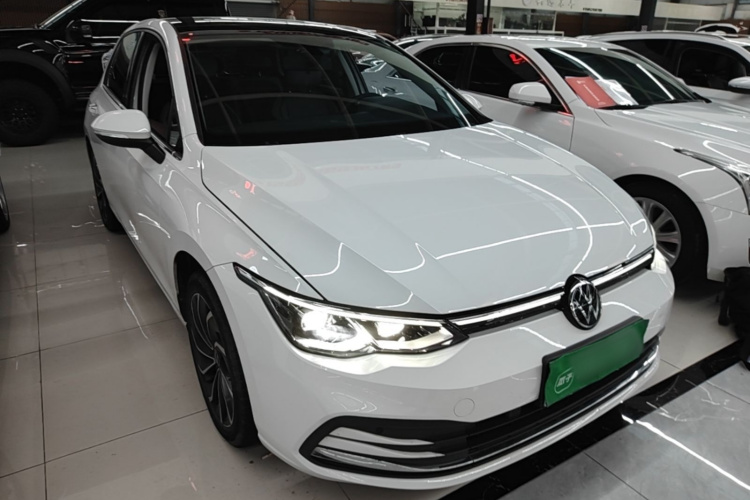 Volkswagen Golf 2022 car image #4