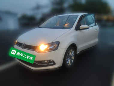 Volkswagen Polo 2015 car image 
