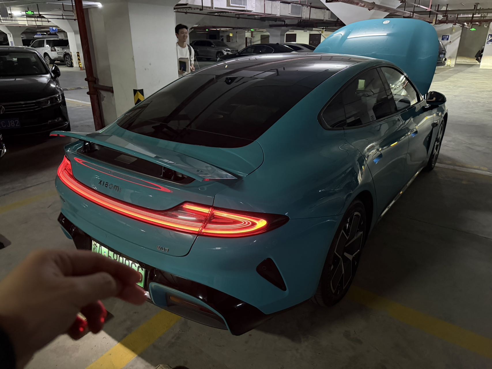 MI SU7 2024 immagine di auto #5