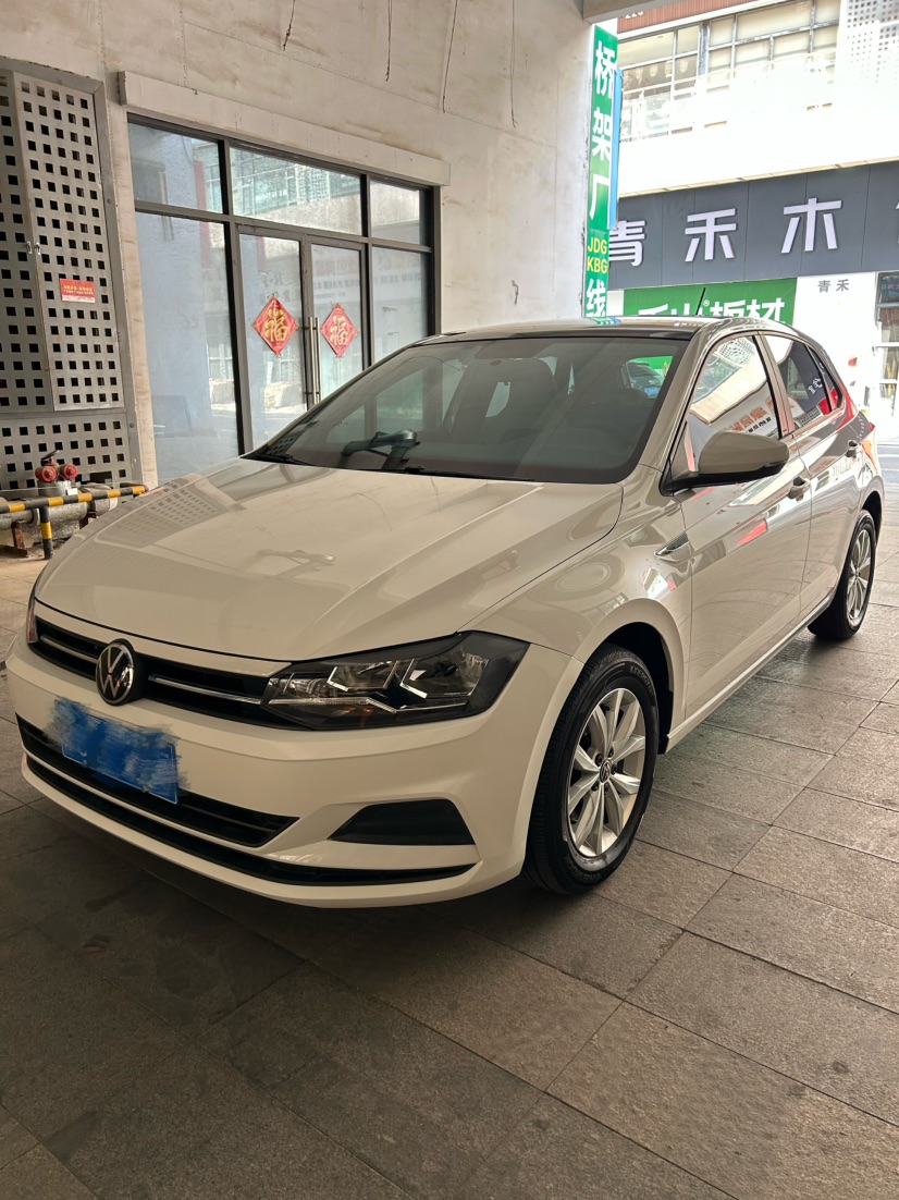 Volkswagen Polo 2021 car image #2