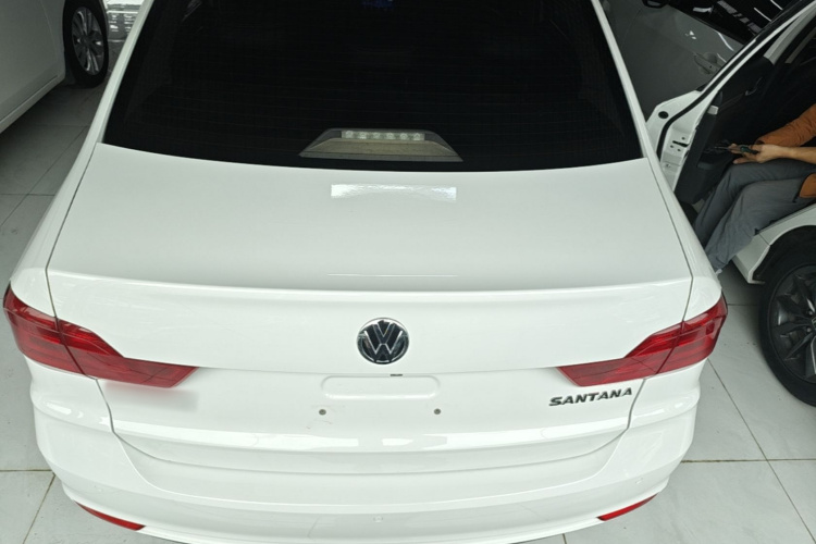 Volkswagen Santana 2018 car image #6
