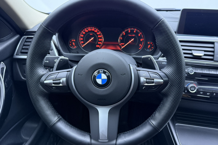 BMW 3 Series 2019 #14 BMW 3 Series 2019 car image #14