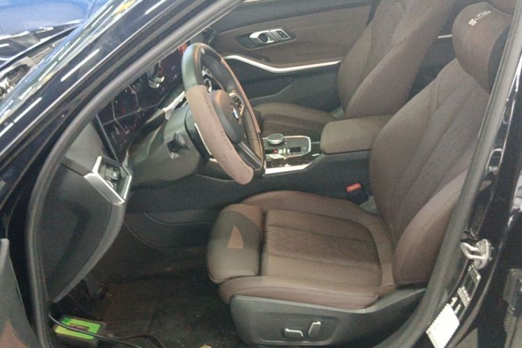 BMW 3 Series 2024 car image #15