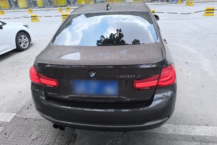 BMW 3 Series 2017 #6 BMW 3 Series 2017 car image #6