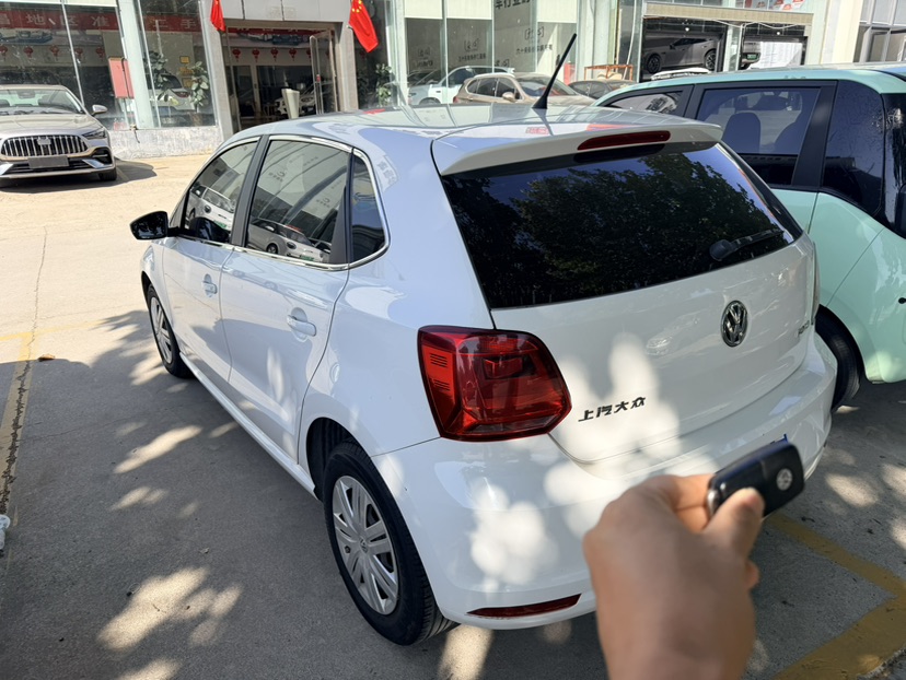 Volkswagen Polo 2017 car image #7