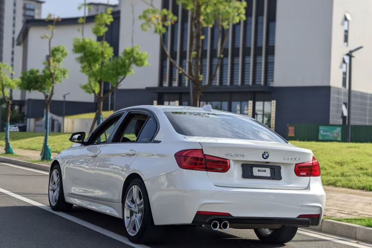 BMW 3 Series 2018 #5 BMW 3 Series 2018 car image #5