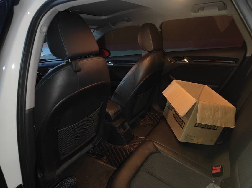 2019 car image #4