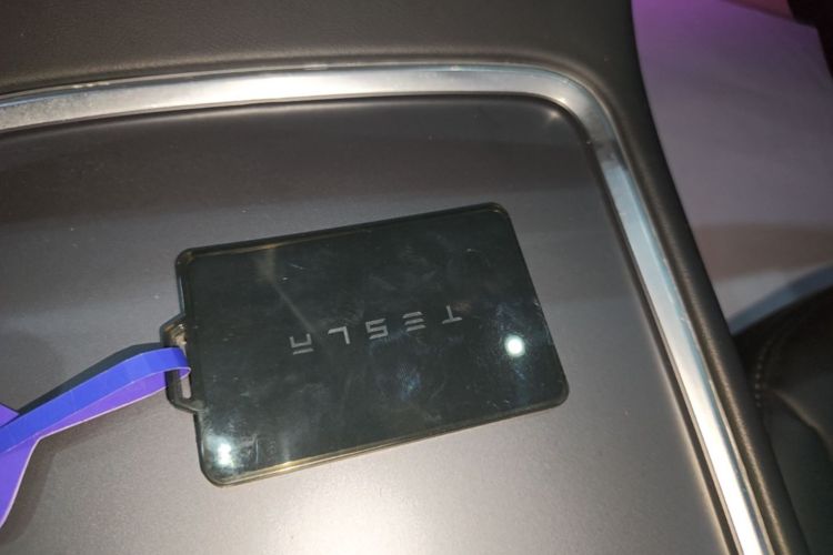 Tesla Model 3 2021 car image #9