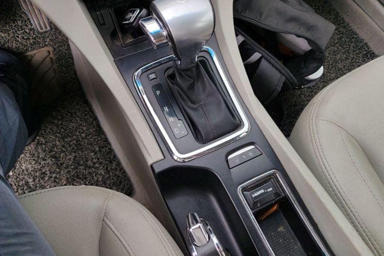 GEELY Emgrand 2014 car image #14